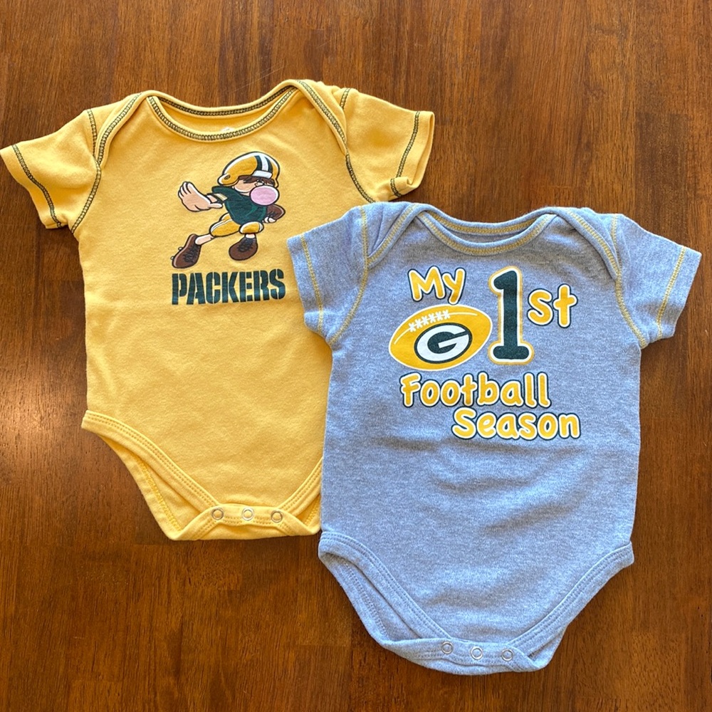 NFL- Packers Bodysuits (6-9 months) EUC
